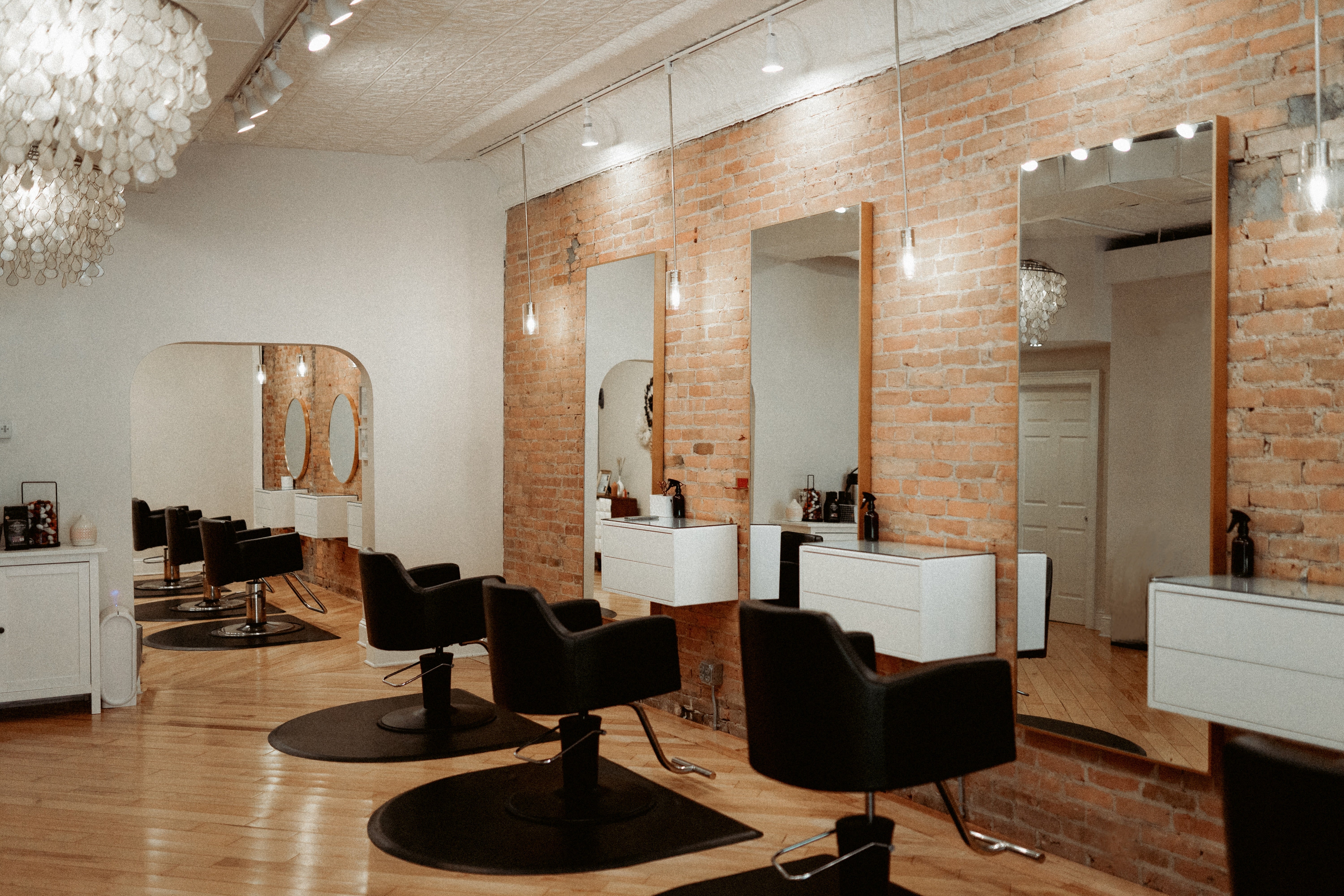 Wave Hair Extension Lounge