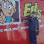 Elis eats in the streets