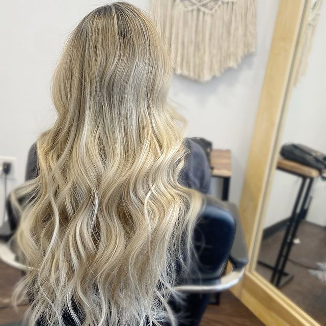 Scarlett Does My Hair